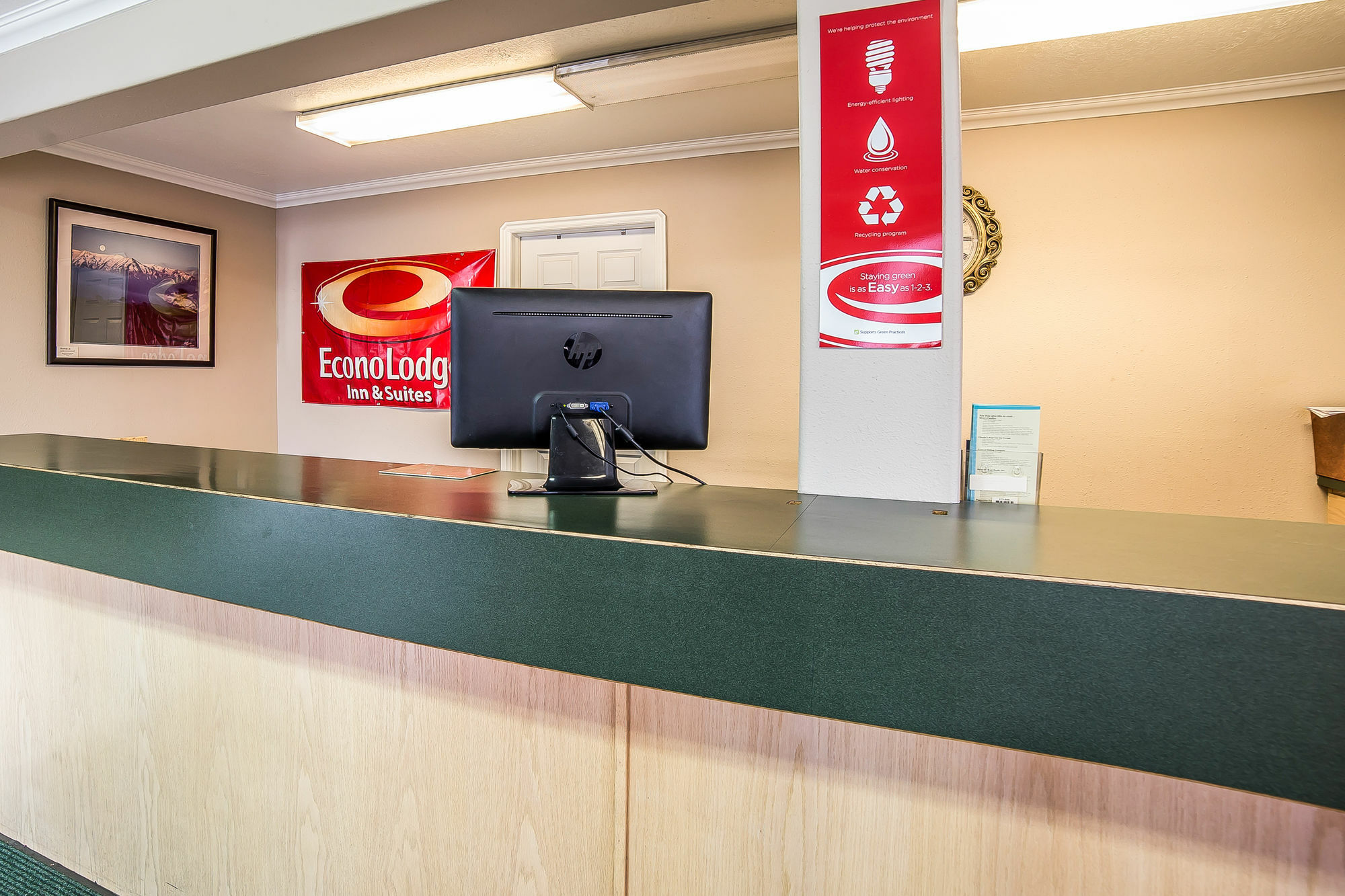 Econo Lodge Inn & Suites Logan Kültér fotó