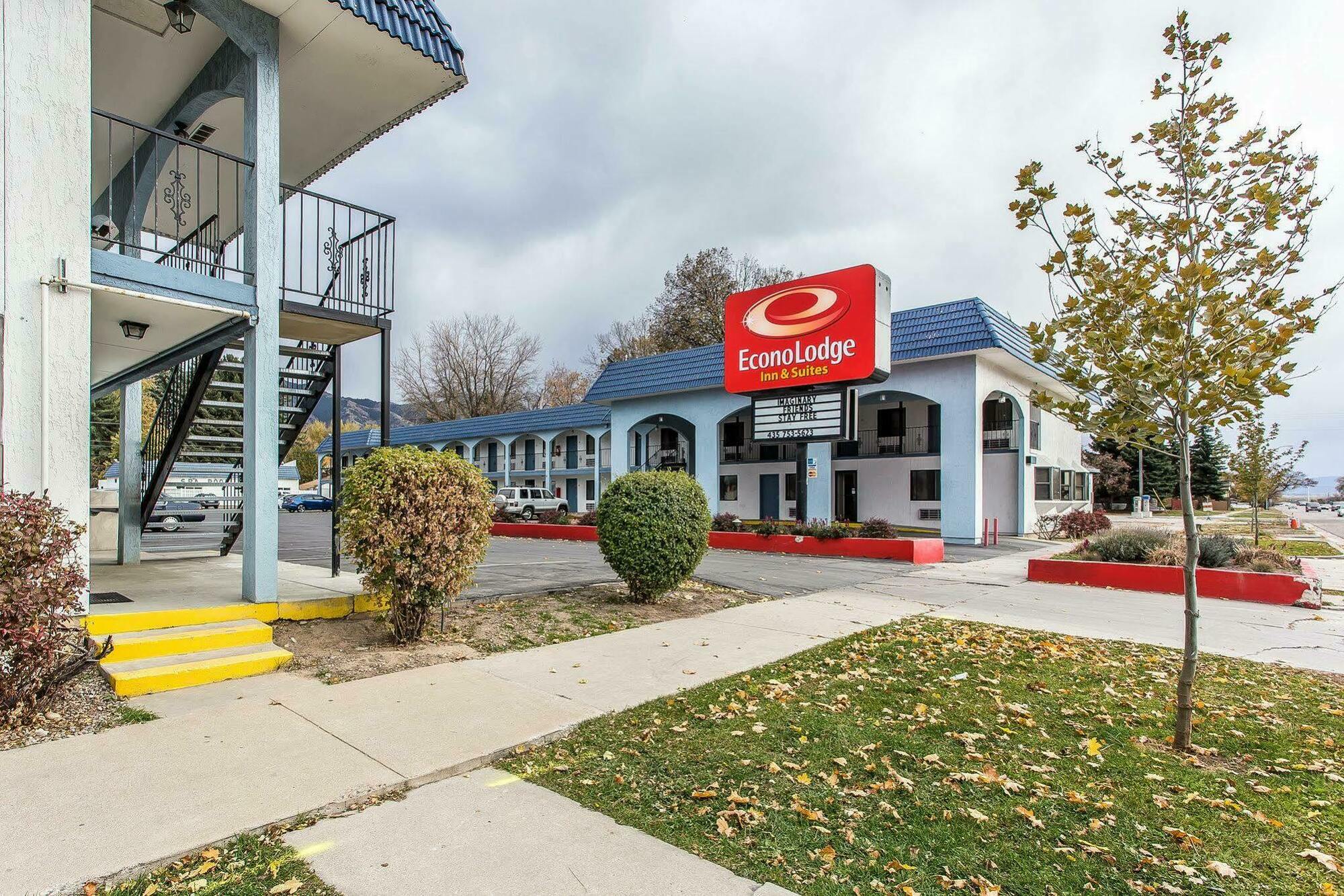 Econo Lodge Inn & Suites Logan Kültér fotó
